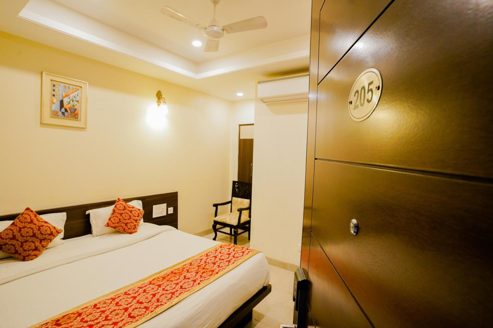 Hotel Cheelgadi Jaipur Extérieur photo