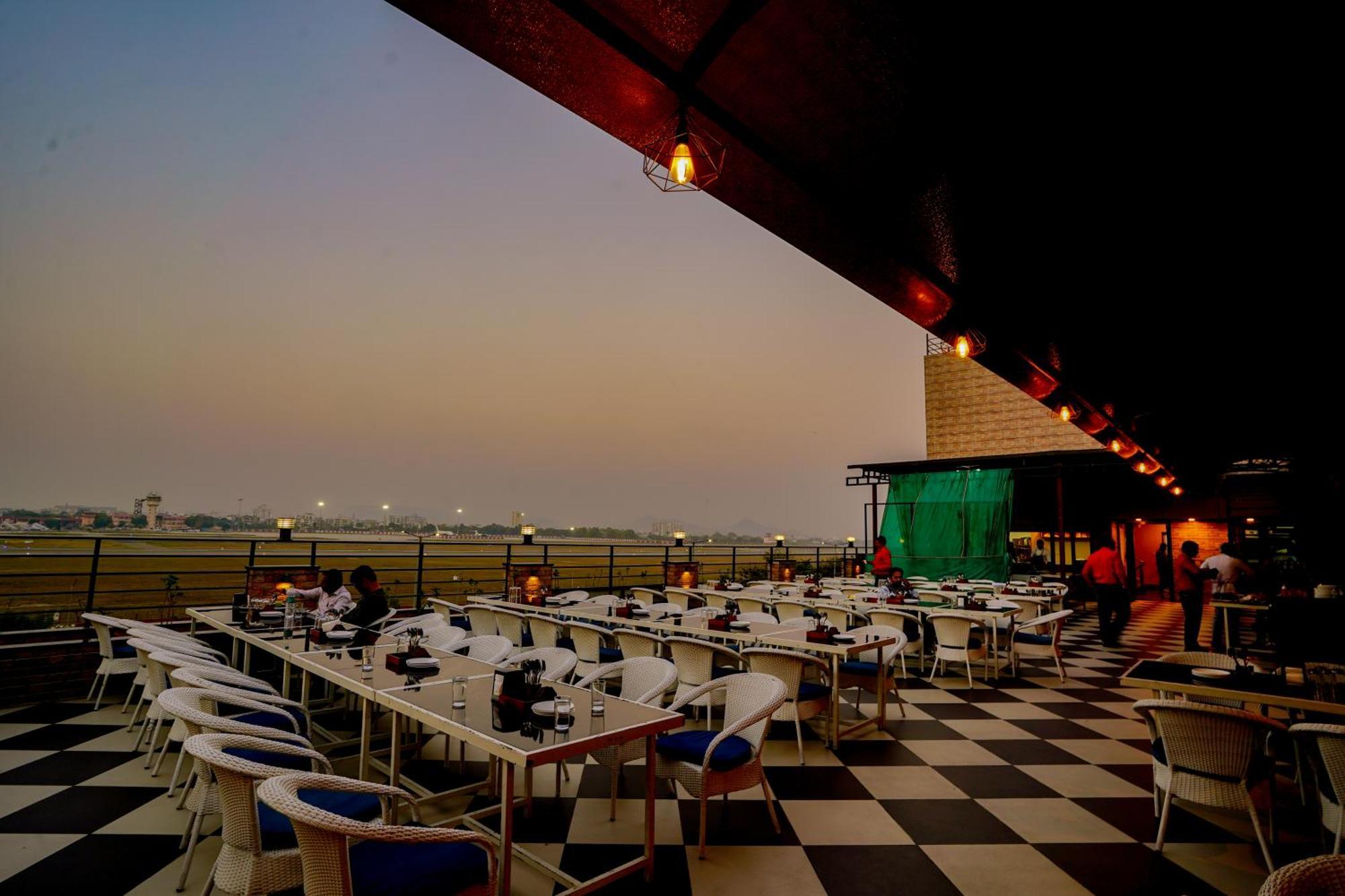 Hotel Cheelgadi Jaipur Extérieur photo