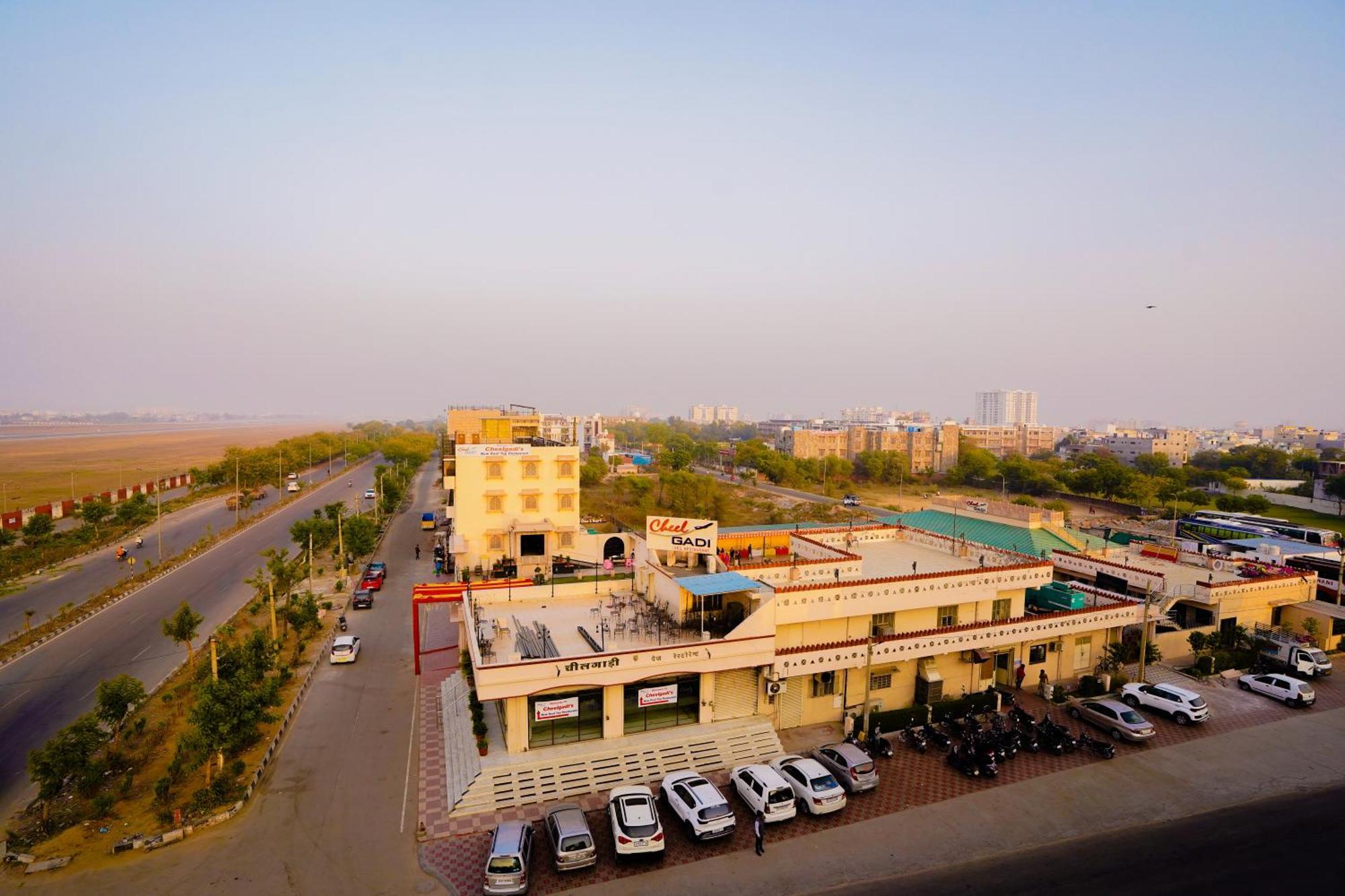 Hotel Cheelgadi Jaipur Extérieur photo